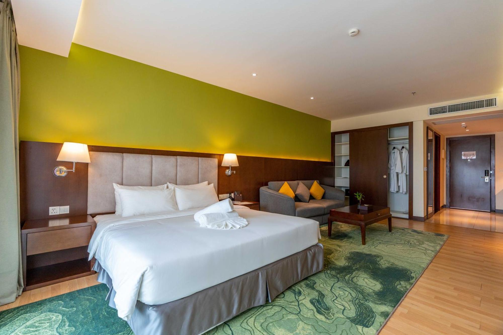 โอลิมเปีย ซิตี้ โฮเต็ล บาย ดารา Hotel พนมเปญ ภายนอก รูปภาพ