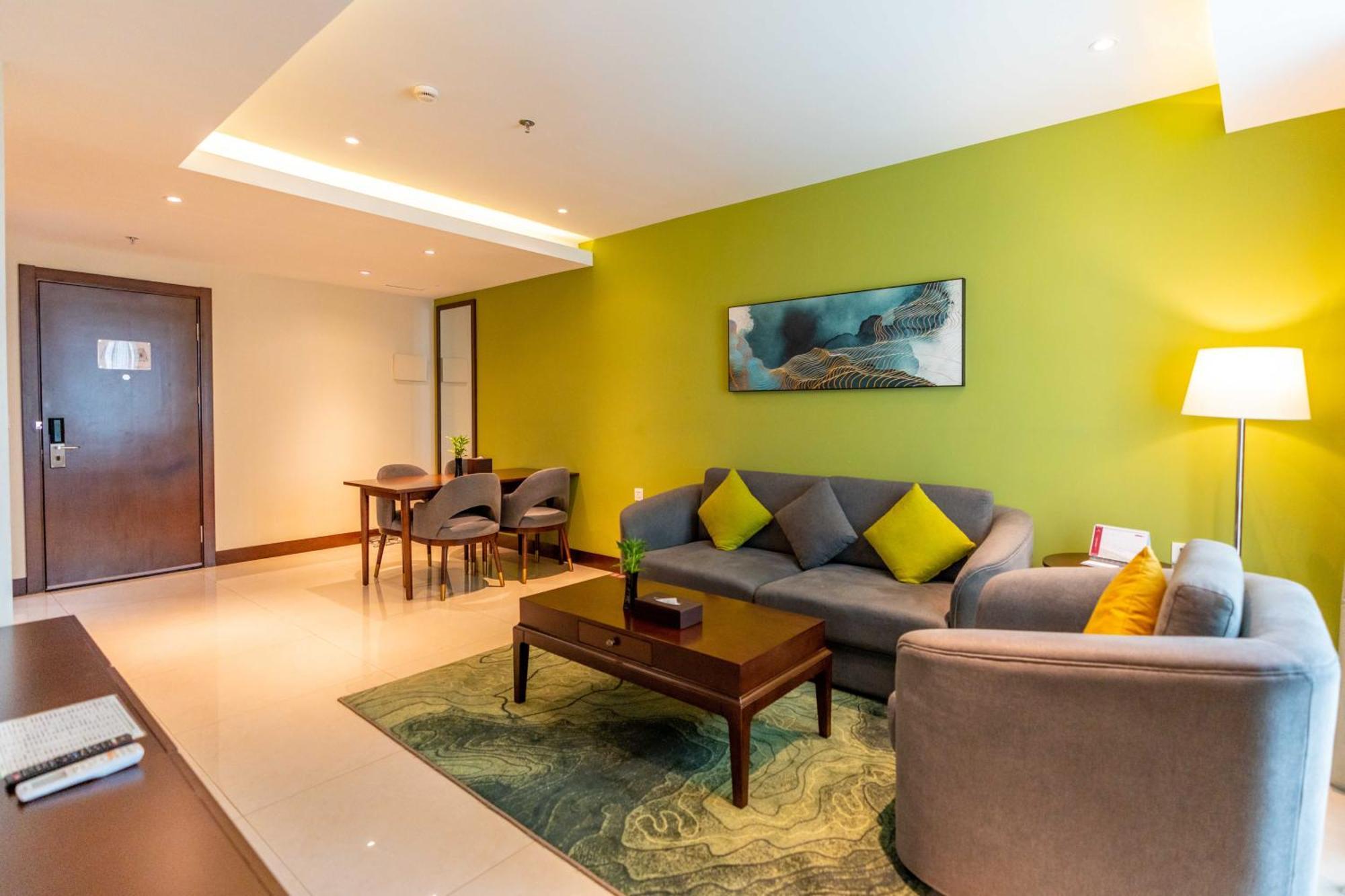 โอลิมเปีย ซิตี้ โฮเต็ล บาย ดารา Hotel พนมเปญ ภายนอก รูปภาพ